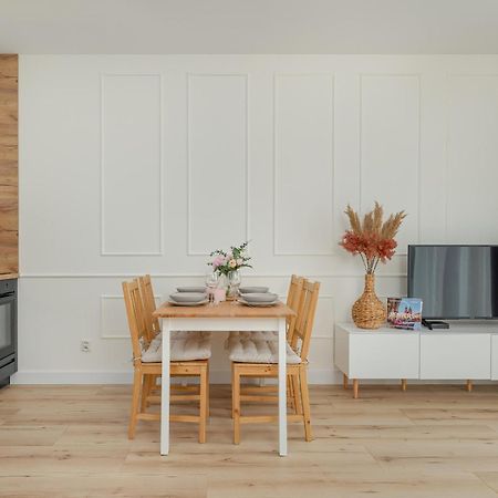 Cozy Apartment Orawska With Balcony By Noclegi Renters Cracovie Extérieur photo