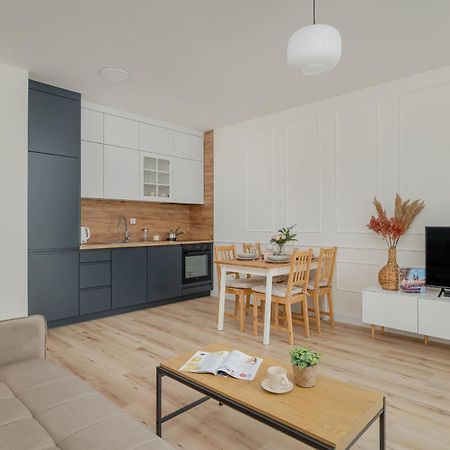 Cozy Apartment Orawska With Balcony By Noclegi Renters Cracovie Extérieur photo